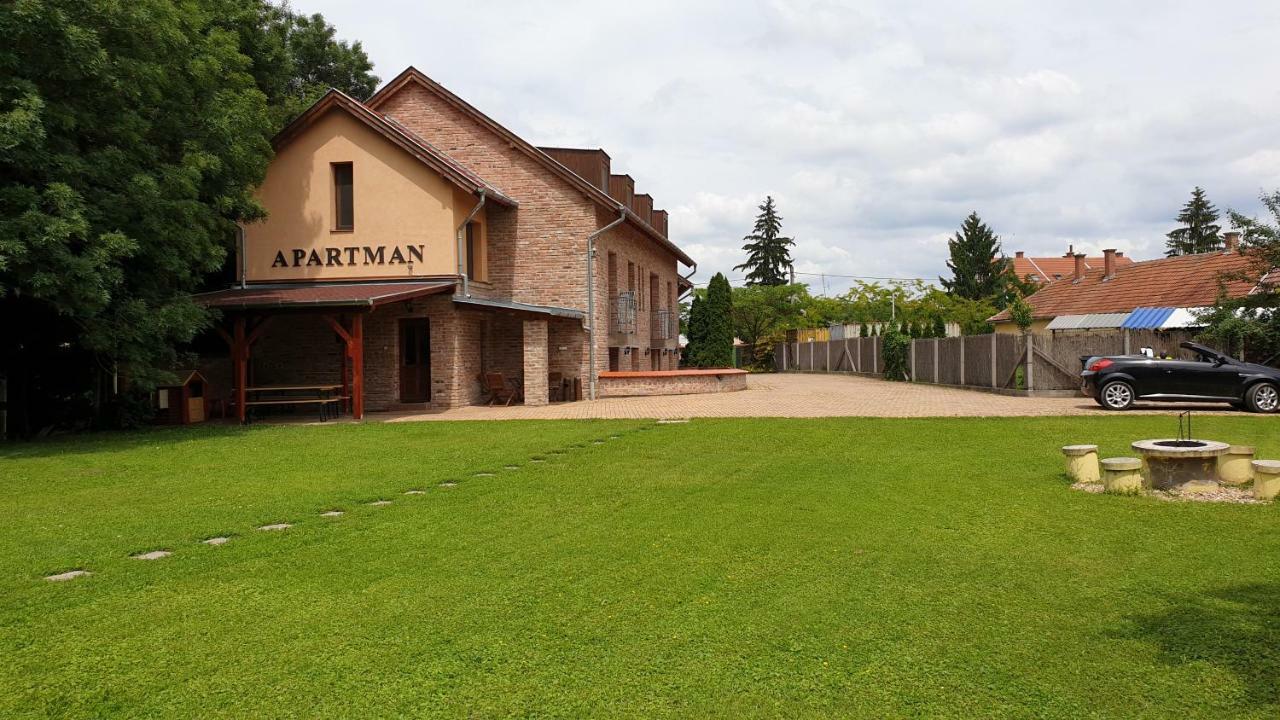 Gyulai-Fuerdo-Apartman Ii. Екстериор снимка