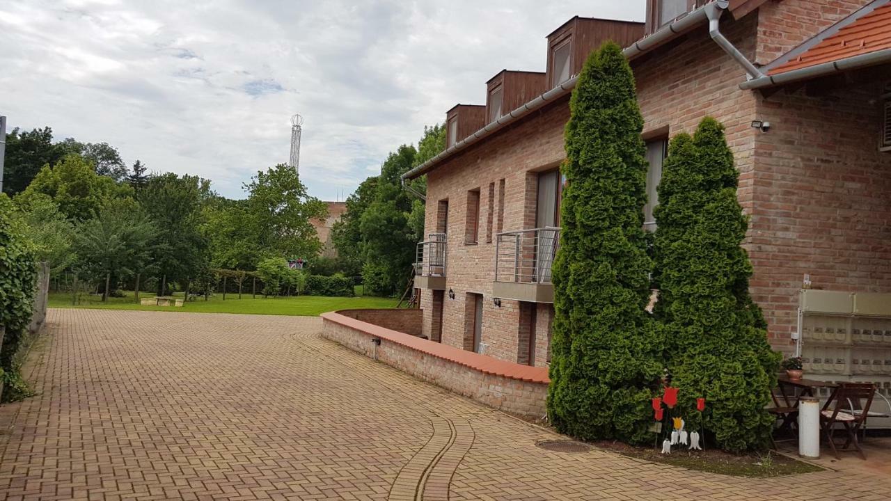 Gyulai-Fuerdo-Apartman Ii. Екстериор снимка